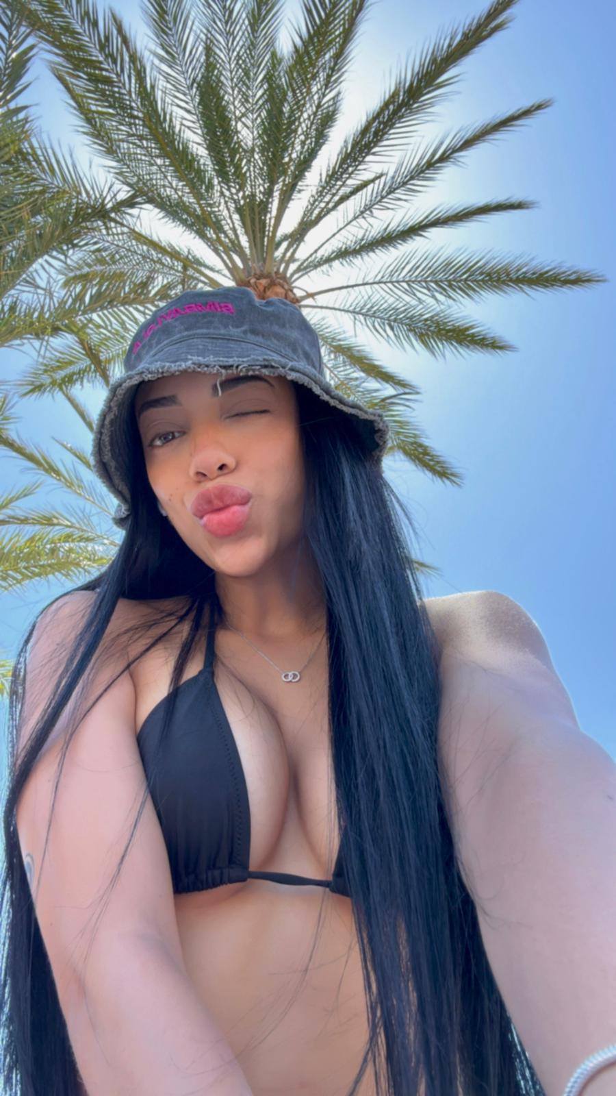 Paula Azafata en Ibiza