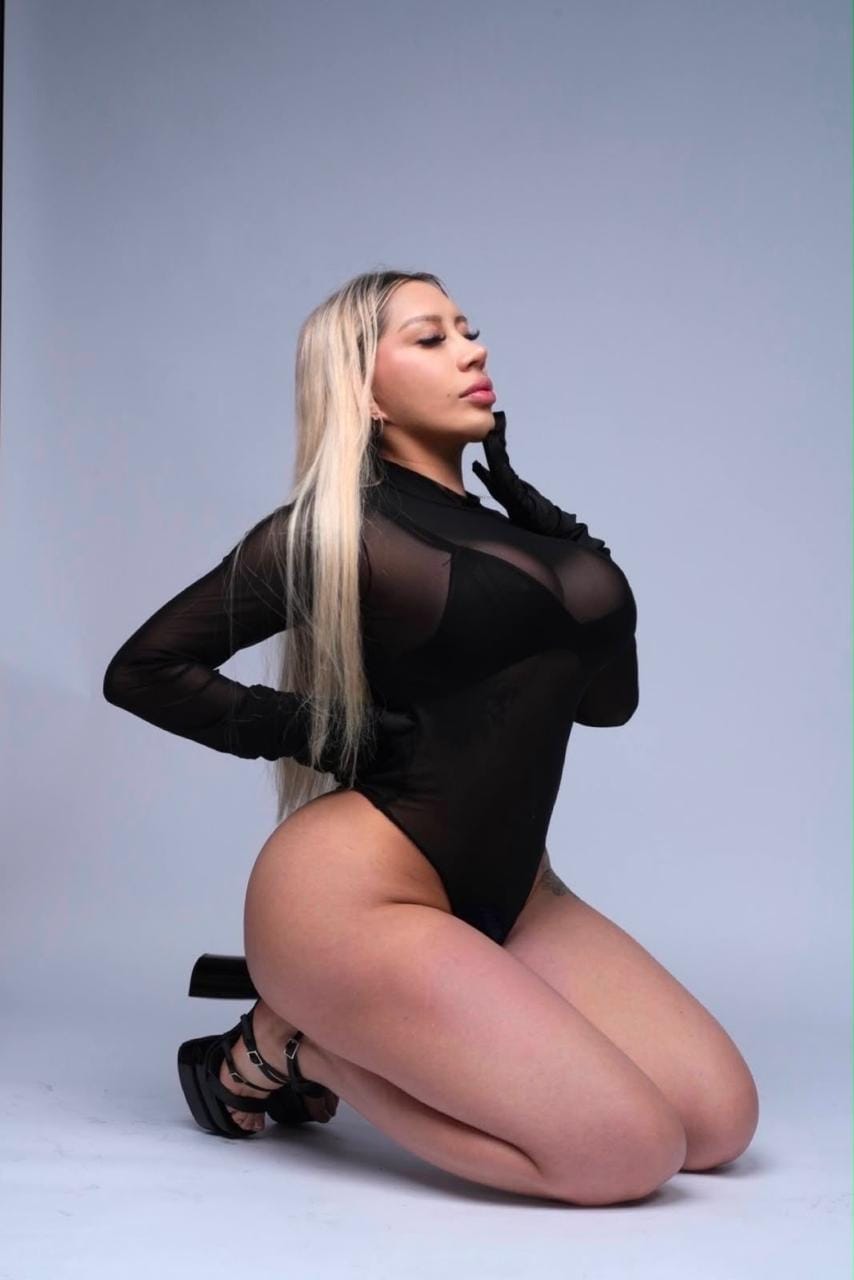 Valentina Azafata en Ibiza
